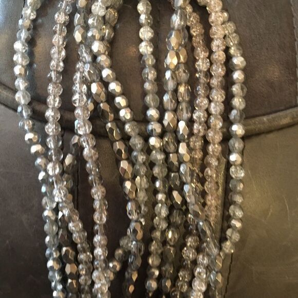 GORGEOUS MULTIPLE Silver Gray Strand Necklace! - Picture 2 of 9